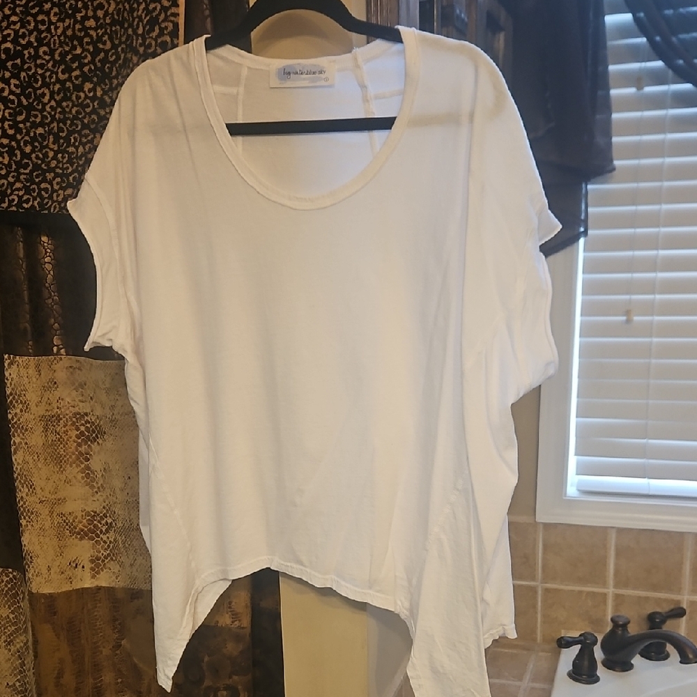 Simply Couture White Short Sleeve Top